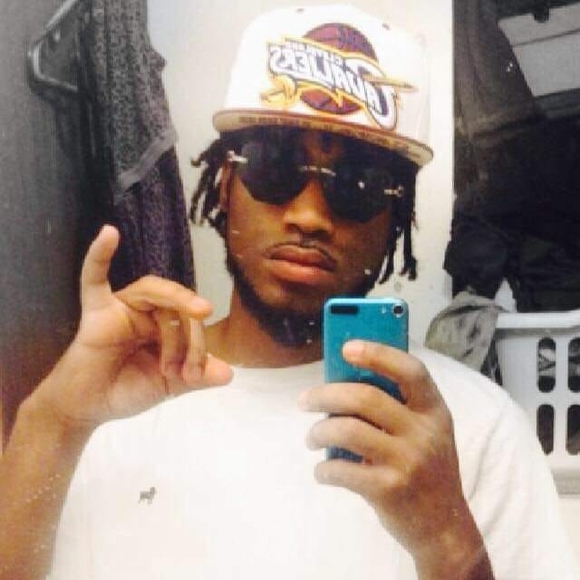 Meet your Posher, Chris - Picture 1 of 1